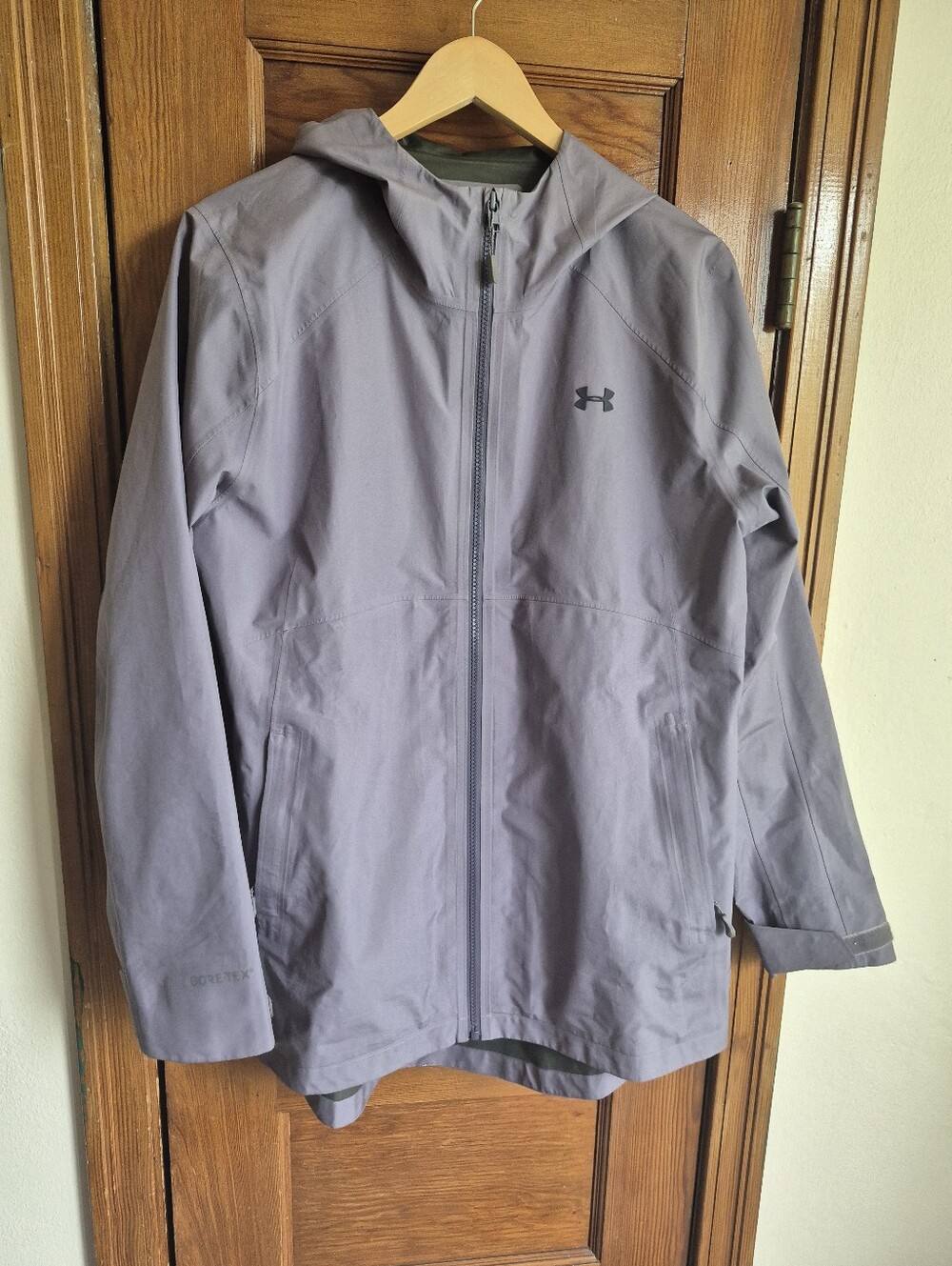 Under Armour Womens Rain Coat Size Large Purple Grey Colour
